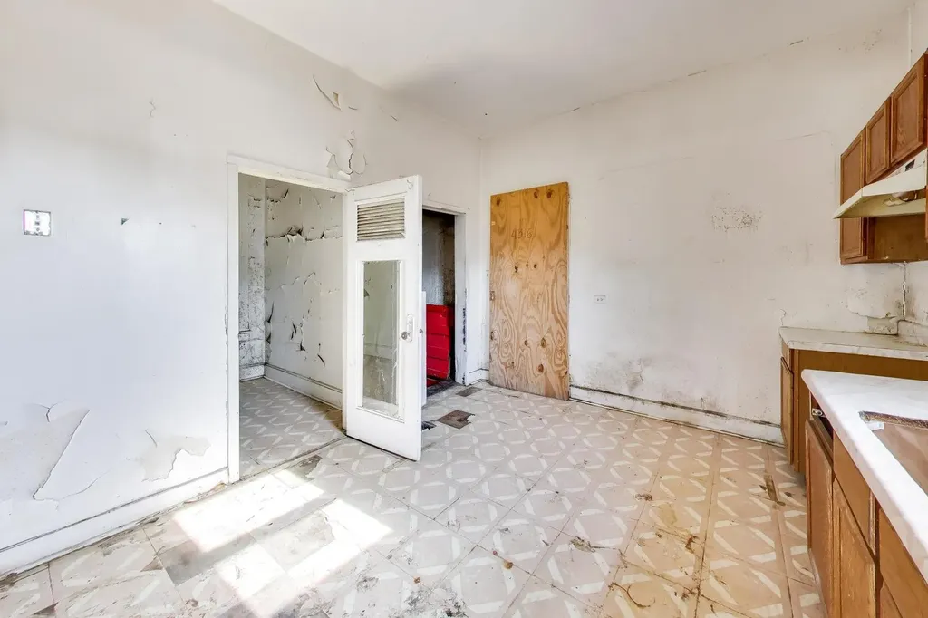 4316 West Carroll Avenue Chicago IL 60624