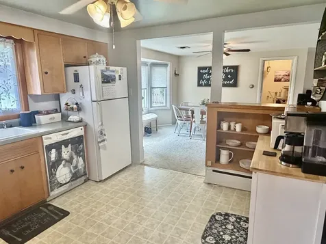 1812 Ave E Sterling IL 61081