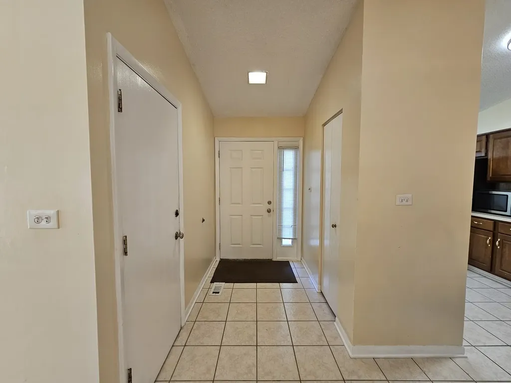 1818 77TH Street Naperville IL 60565