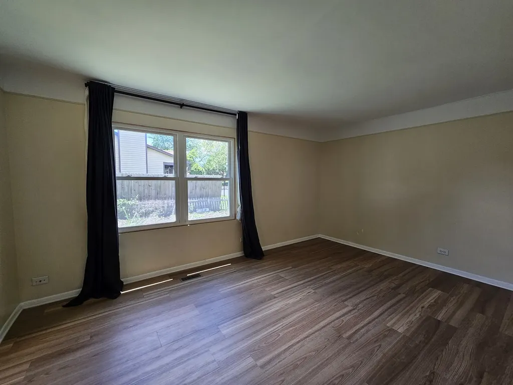 1818 77TH Street Naperville IL 60565