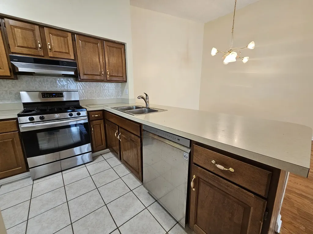 1818 77TH Street Naperville IL 60565