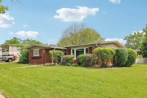 840 W Arquilla Drive Glenwood IL 60425