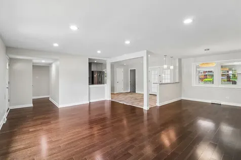 840 W Arquilla Drive Glenwood IL 60425
