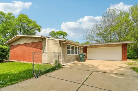 840 W Arquilla Drive Glenwood IL 60425