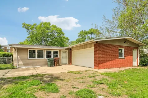 840 W Arquilla Drive Glenwood IL 60425