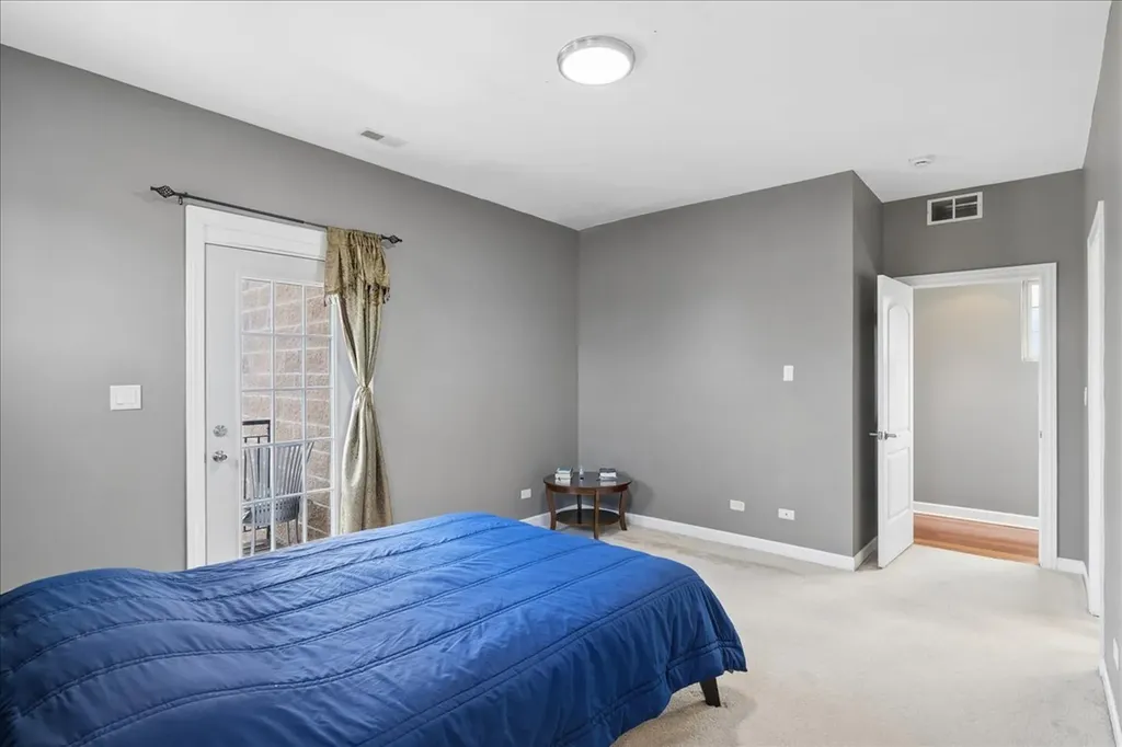 3629 South Giles Avenue Chicago IL 60653