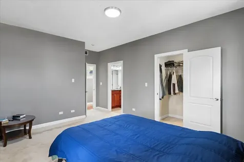 3629 South Giles Avenue Chicago IL 60653