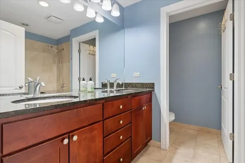 3629 South Giles Avenue Chicago IL 60653