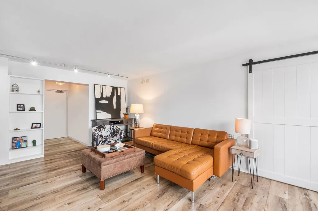 50 East Bellevue Place Chicago IL 60611