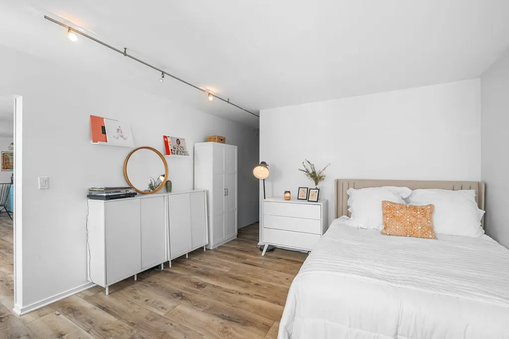 50 East Bellevue Place Chicago IL 60611