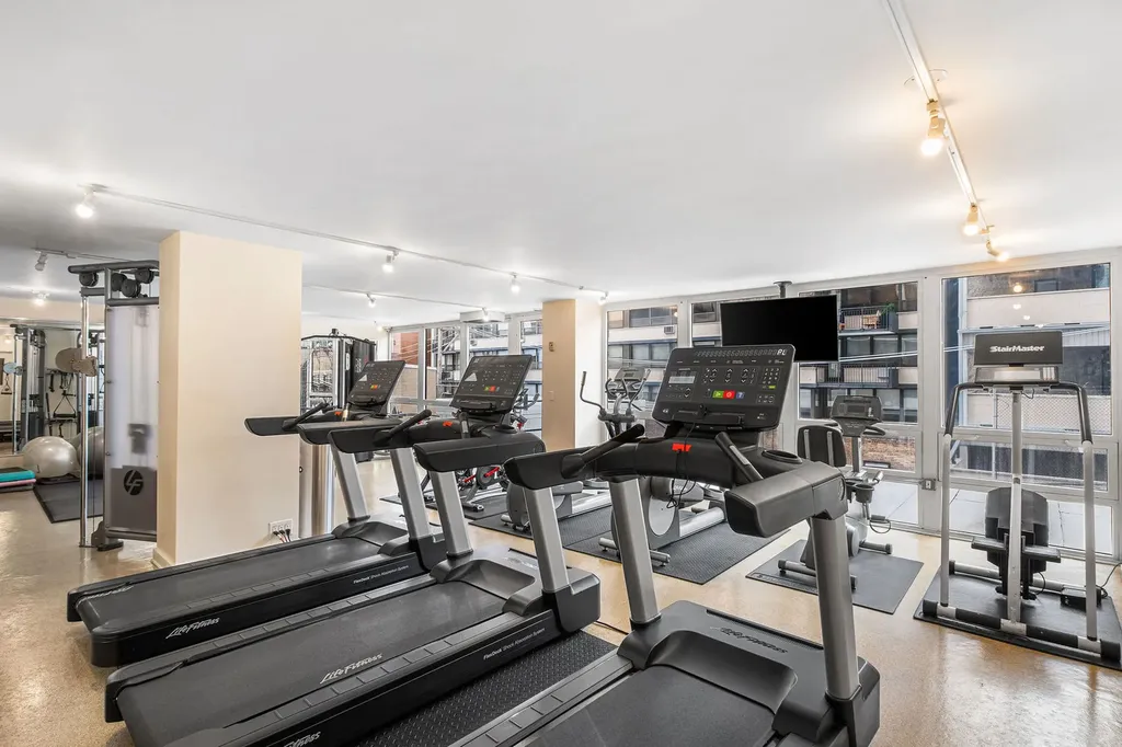 50 East Bellevue Place Chicago IL 60611