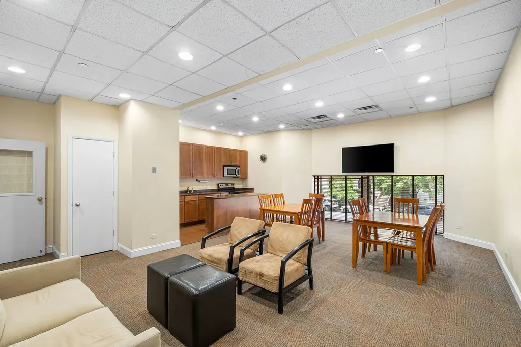 50 East Bellevue Place Chicago IL 60611