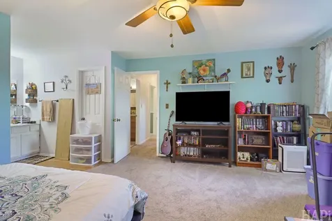 402 South Driftwood Trail Mchenry IL 60050