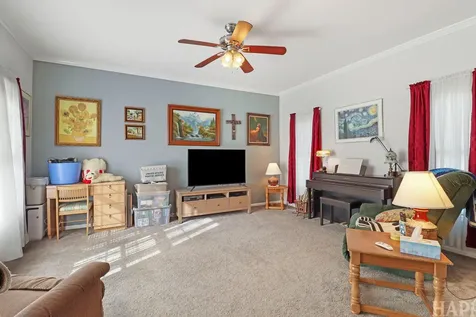 402 South Driftwood Trail Mchenry IL 60050