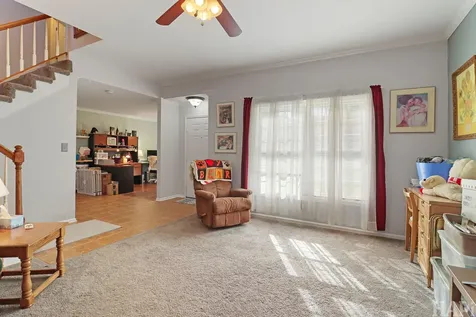 402 South Driftwood Trail Mchenry IL 60050