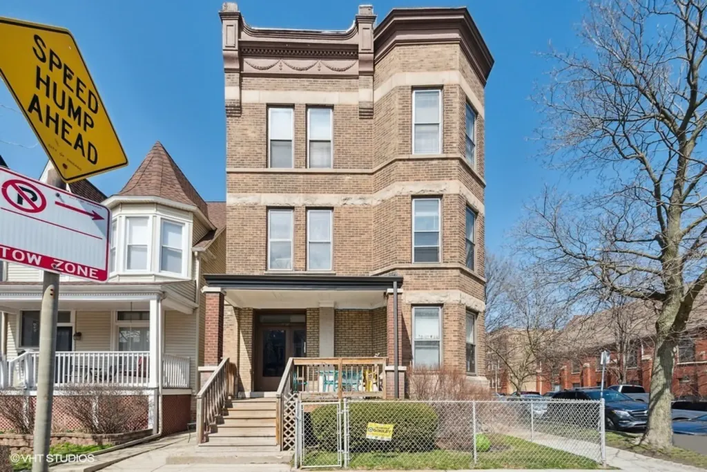 4032 North Wolcott Avenue Chicago IL 60613