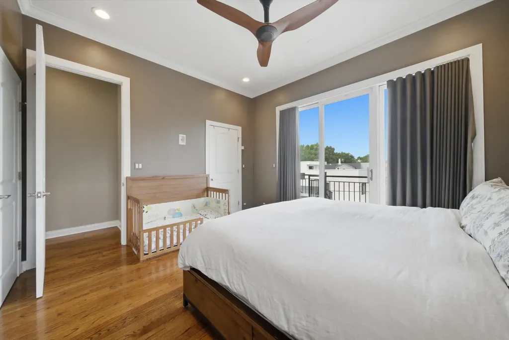 2062 North Leavitt Street Chicago IL 60647