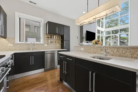 2062 North Leavitt Street Chicago IL 60647