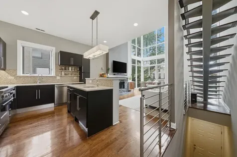 2062 North Leavitt Street Chicago IL 60647