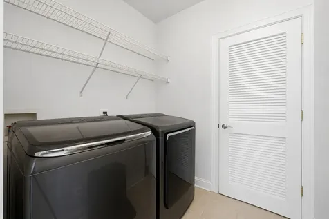 2062 North Leavitt Street Chicago IL 60647
