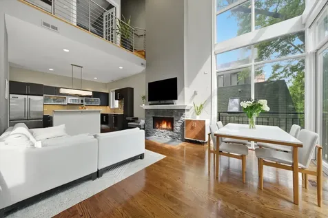 2062 North Leavitt Street Chicago IL 60647