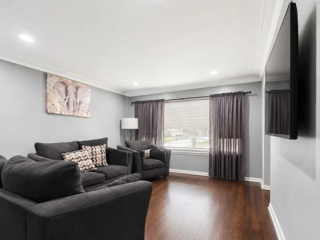 234 West 117th Street Chicago IL 60628