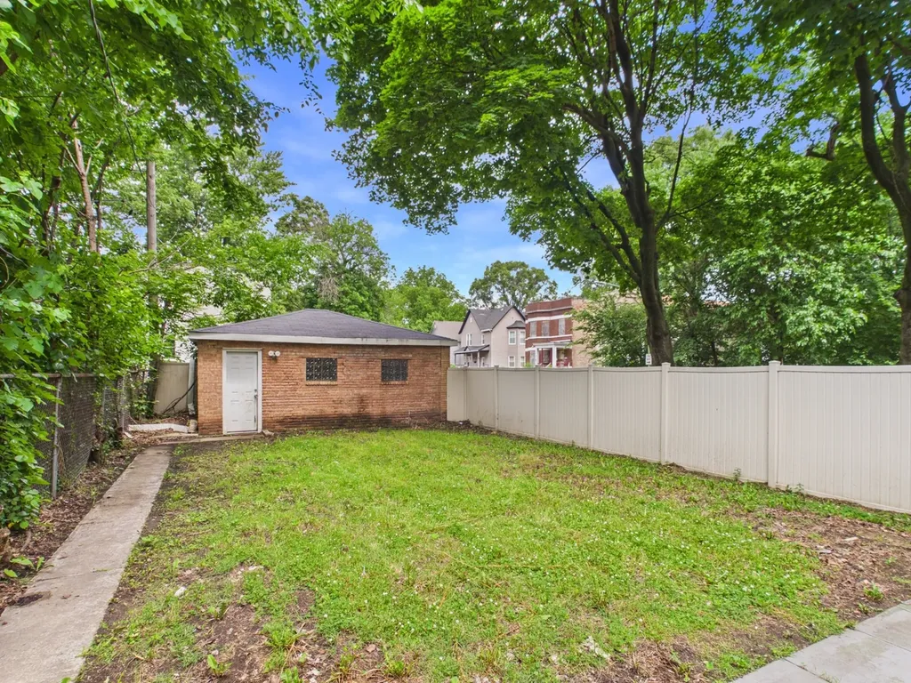234 West 117th Street Chicago IL 60628