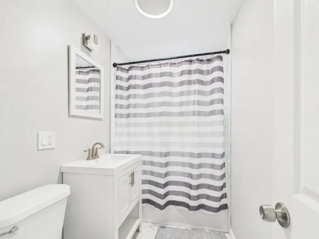 234 West 117th Street Chicago IL 60628