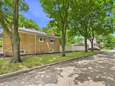 234 West 117th Street Chicago IL 60628