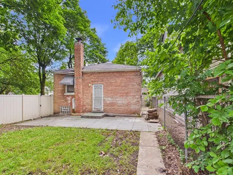 234 West 117th Street Chicago IL 60628