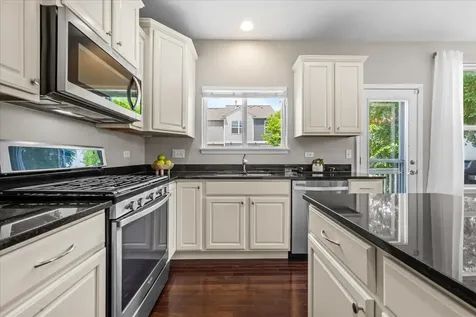 3249 Coral Lane Glenview IL 60026