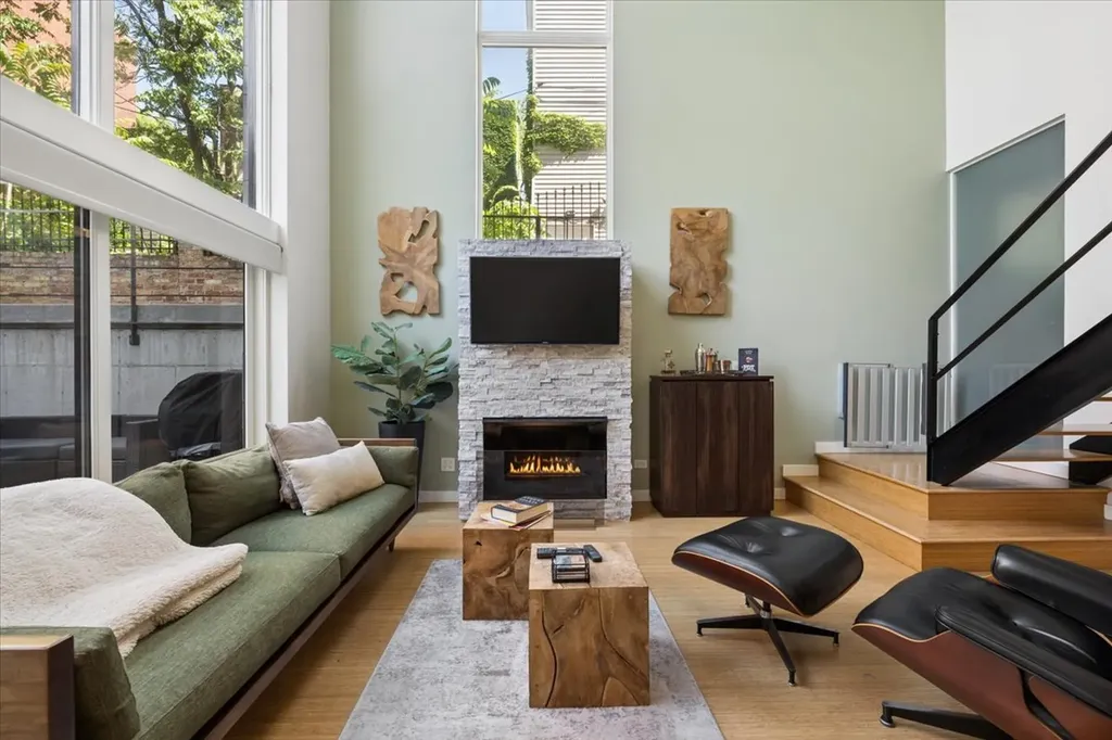 1212 North Hoyne Avenue Chicago IL 60622