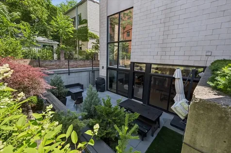 1212 North Hoyne Avenue Chicago IL 60622
