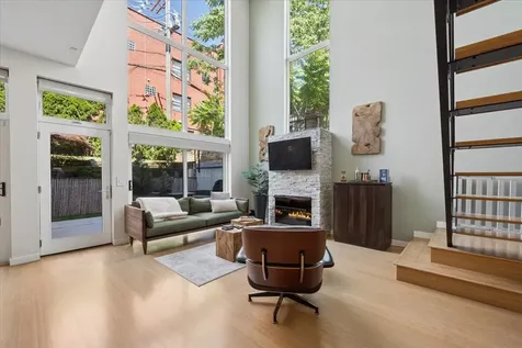 1212 North Hoyne Avenue Chicago IL 60622