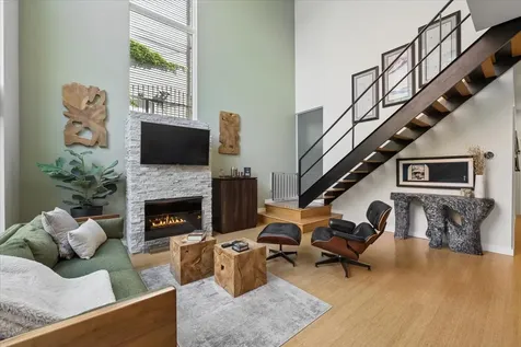 1212 North Hoyne Avenue Chicago IL 60622