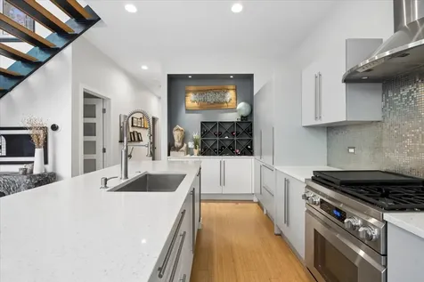 1212 North Hoyne Avenue Chicago IL 60622