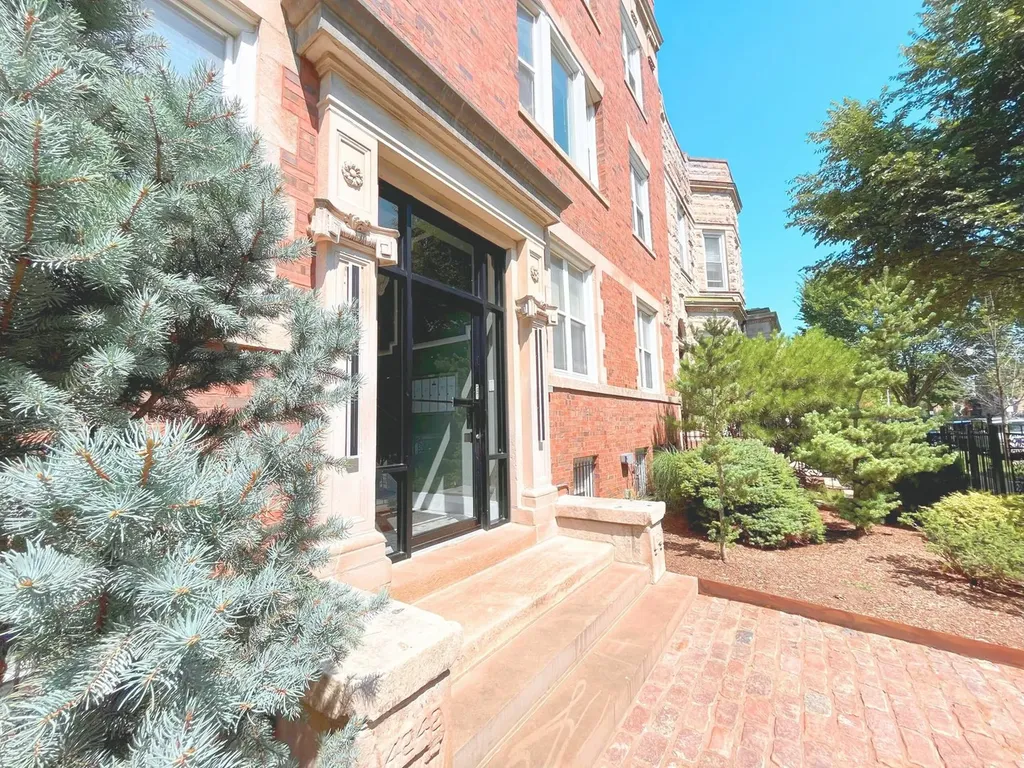 4240 South Calumet Avenue Chicago IL 60653