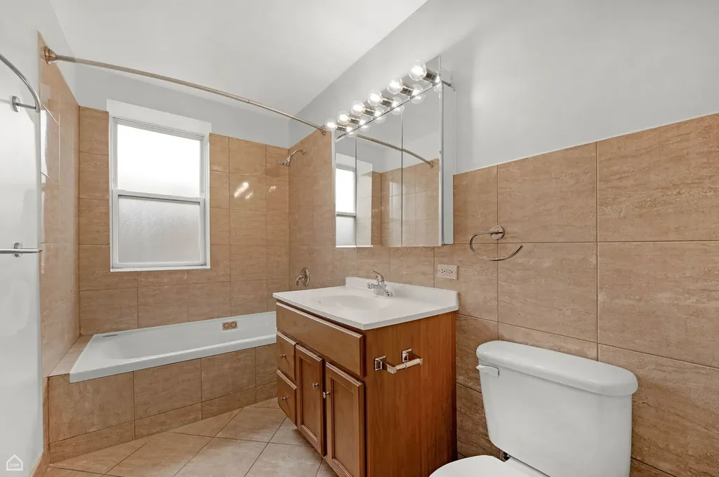 4240 South Calumet Avenue Chicago IL 60653