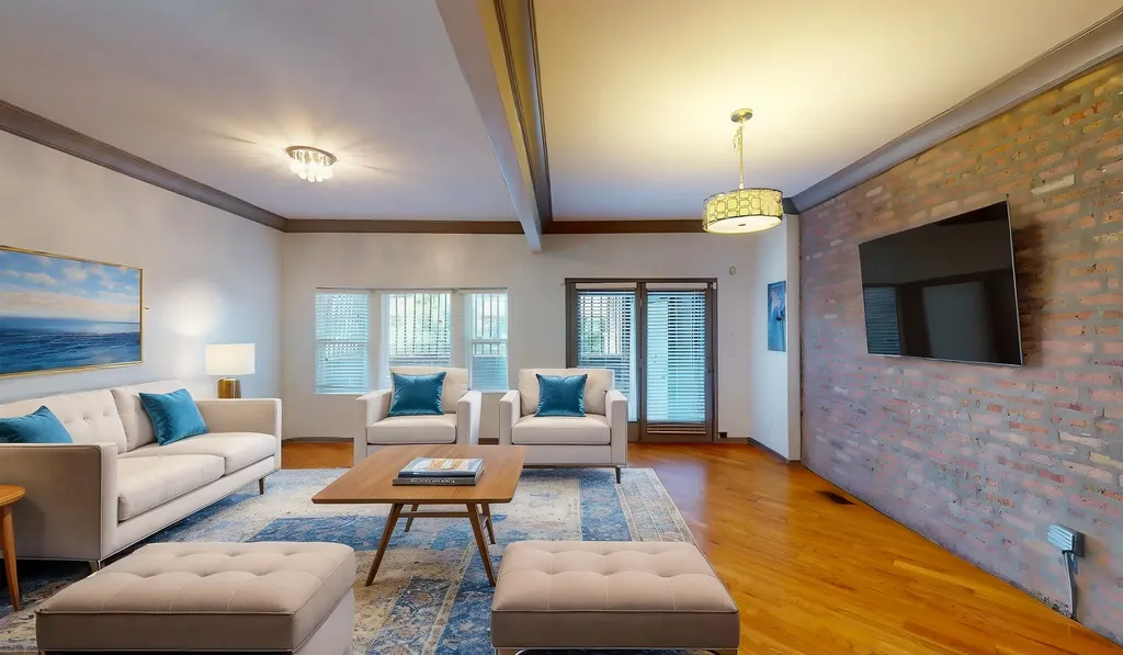 4240 South Calumet Avenue Chicago IL 60653