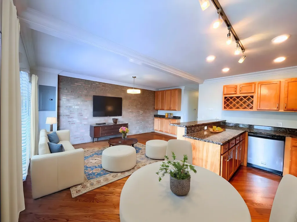 4240 South Calumet Avenue Chicago IL 60653