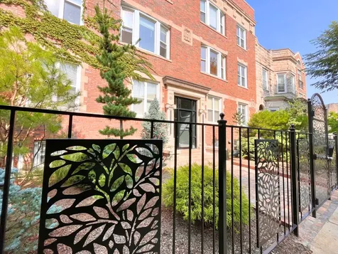 4240 South Calumet Avenue Chicago IL 60653