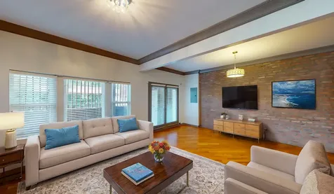4240 South Calumet Avenue Chicago IL 60653