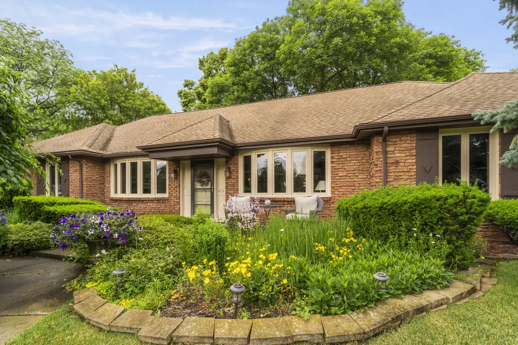 415 North Shepherd Hill Lane Mchenry IL 60050