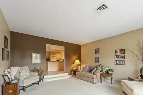 415 North Shepherd Hill Lane Mchenry IL 60050