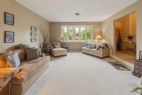 415 North Shepherd Hill Lane Mchenry IL 60050