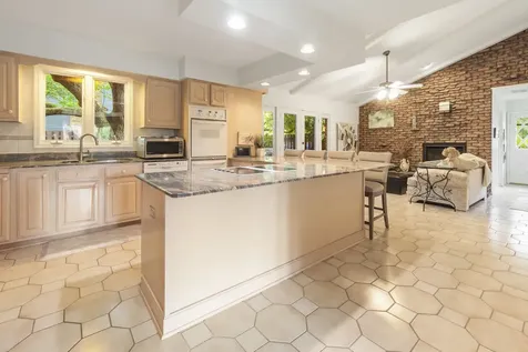 415 North Shepherd Hill Lane Mchenry IL 60050