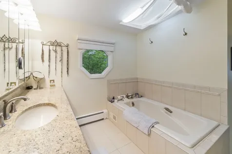 415 North Shepherd Hill Lane Mchenry IL 60050