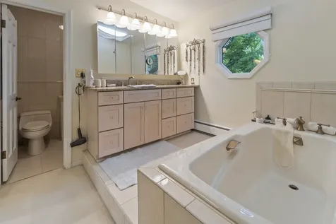 415 North Shepherd Hill Lane Mchenry IL 60050