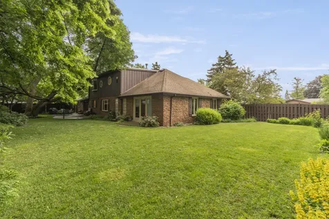 415 North Shepherd Hill Lane Mchenry IL 60050
