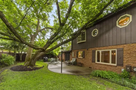 415 North Shepherd Hill Lane Mchenry IL 60050